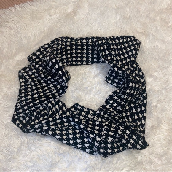 Vintage Houndstooth Circle Scarf - Picture 1 of 3